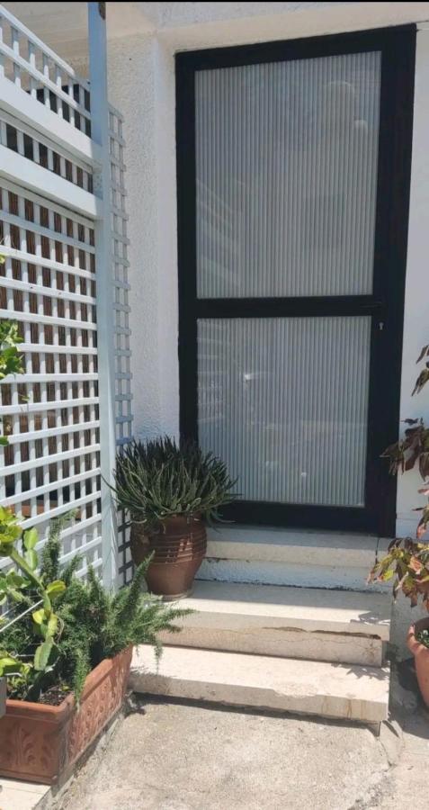 Private Bedroom Paphos Central Kültér fotó