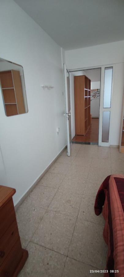 Private Bedroom Paphos Central Kültér fotó